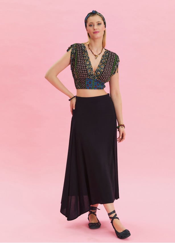 Black Asymmetrical Skirt with Zipper Detail and Slit 4638
